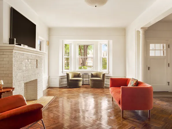 216 East 21st Street TWNH image 1 of 17