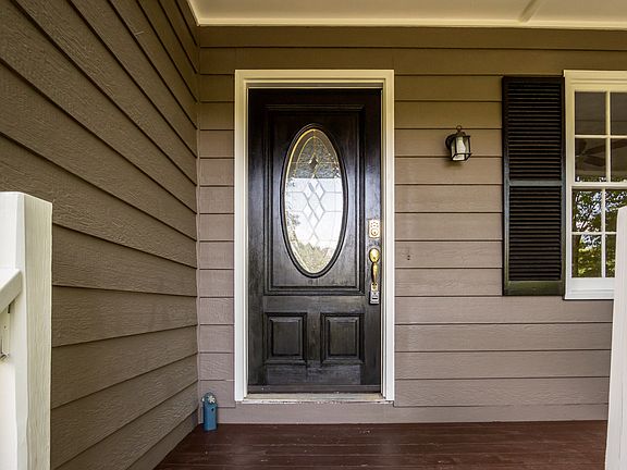5th image of 222 Valley Brook Dr