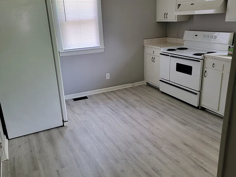 2061 W Sunrise Dr — Photo 17