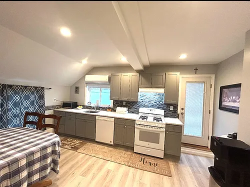 3027 Lincoln Ave Photo 1