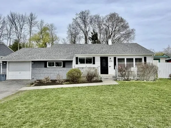 772 Bear Swamp Rd, Peru, NY 12972