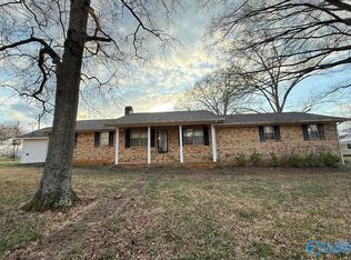 90 Bryan St, Courtland, AL 35618
