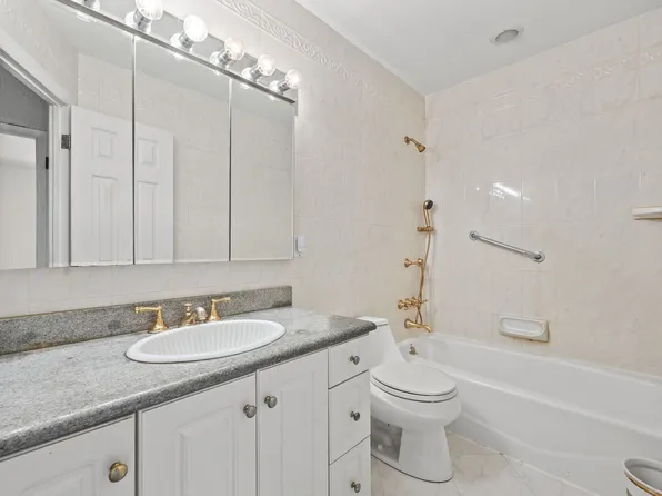 155 Bay 44th Street image 13 of 20