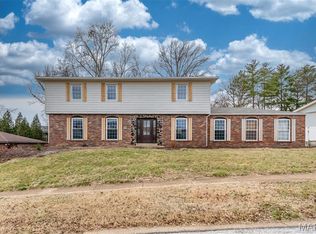 114 Lea Meadows Dr, Ballwin, MO 63011