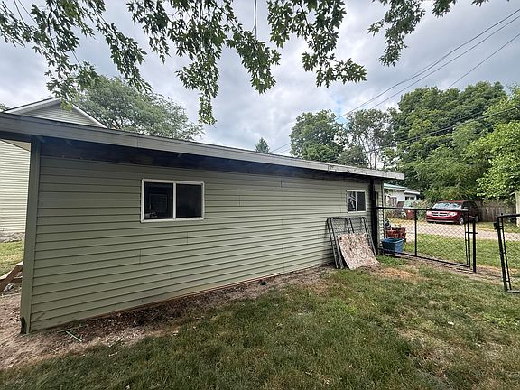 5th image of 408 Reed St