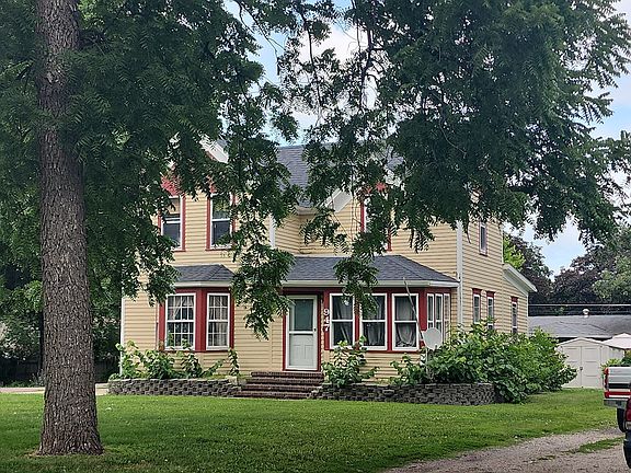 2nd image of 947 Albion Ave