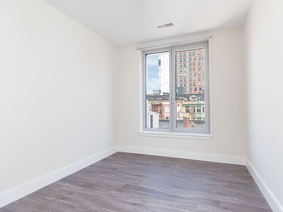 4th image of 1065 Tremont St #207