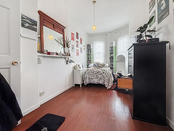 2nd image of 97 Eldert St APT 3