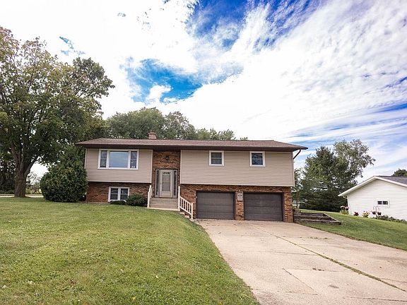 2nd image of 524 Woodview Ln