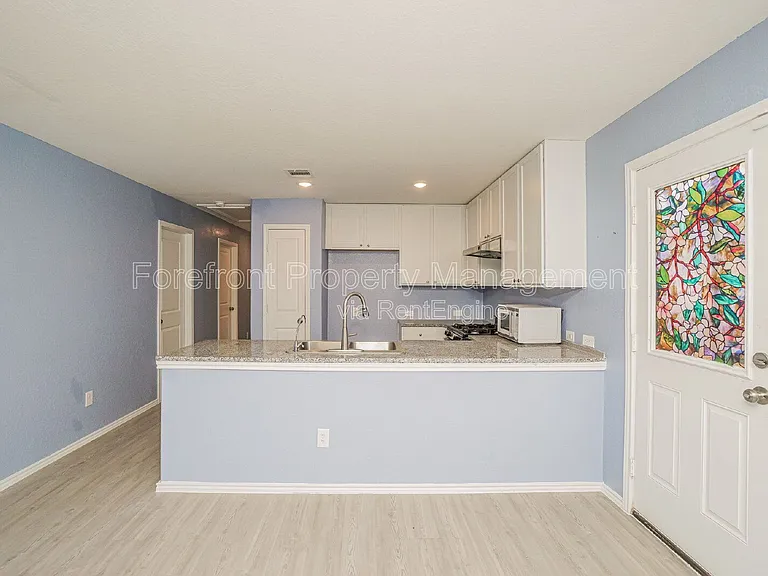 4110 Cross Current — Photo 6