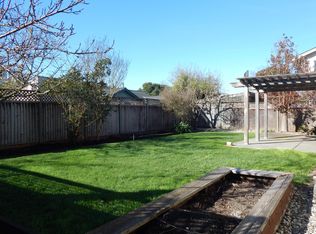 1049 Santa Cruz Way, Rohnert Park, CA 94928