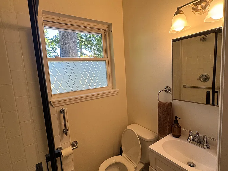 200 Parthenia Dr — Photo 16