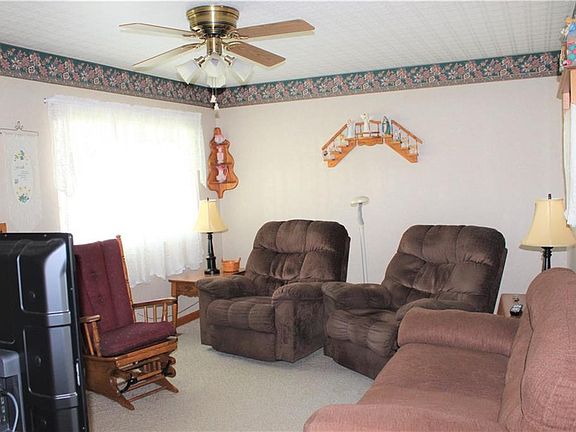2nd image of 1099 E Pleasant Dr