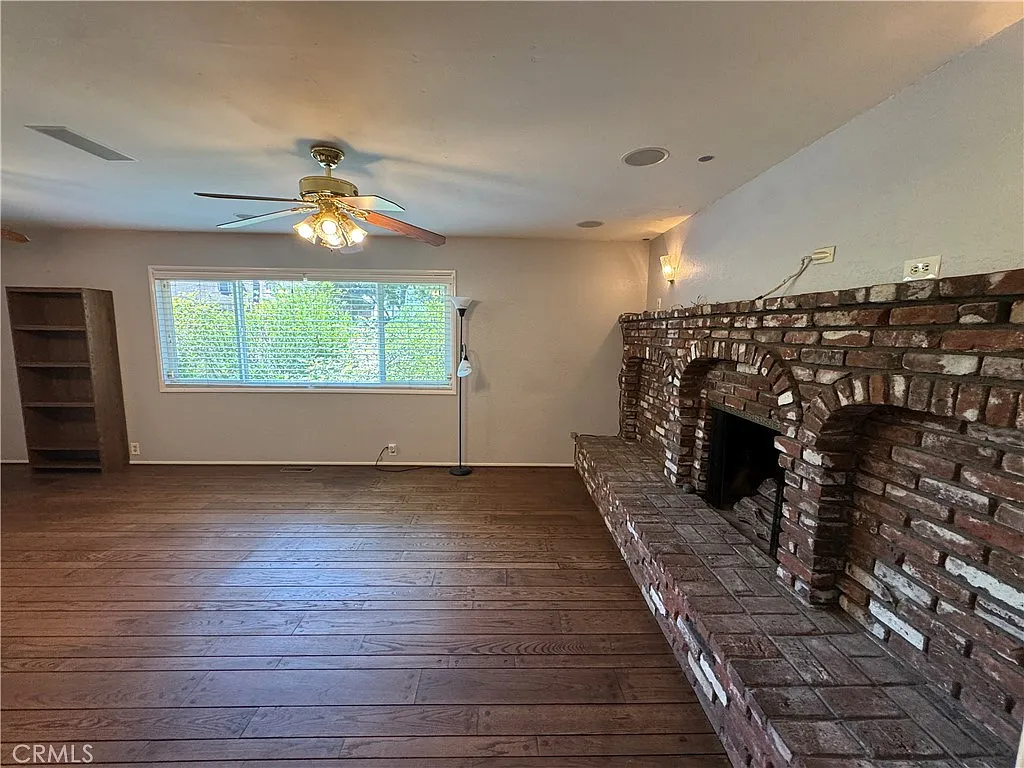 6 bed, 2713 sqft, $5,008 — Photo 4