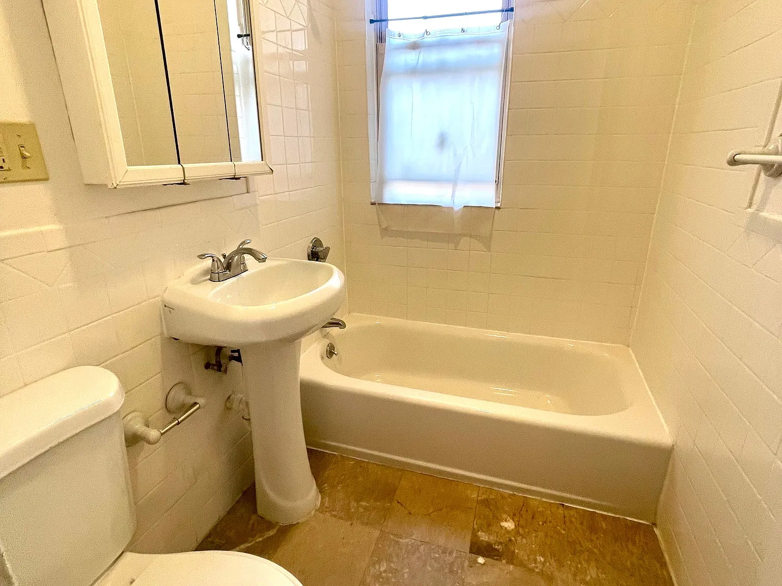 11 Scottfield Rd — Photo 4