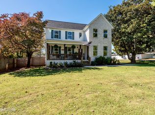1702 Linda Ln, Maryville, TN 37803