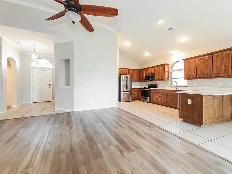 3232 Buckthorn Ln — Photo 5