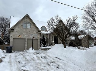 1458 Liveoak Dr, Mississauga, ON L5E 2X1