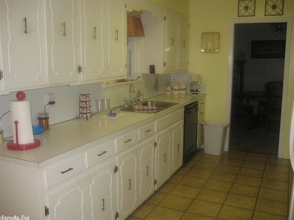 3rd image of 506 Lakewood Dr