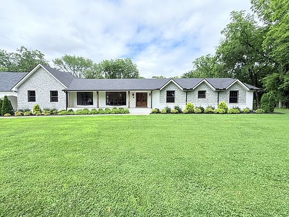 2nd image of 163 Lake Park Dr