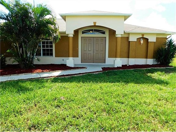 2nd image of 925 Chiquita Blvd N