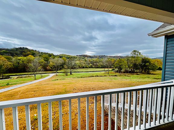 4th image of 322 Fuss Hollow Rd