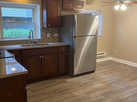 3rd image of 3445 Wesley Ave #1