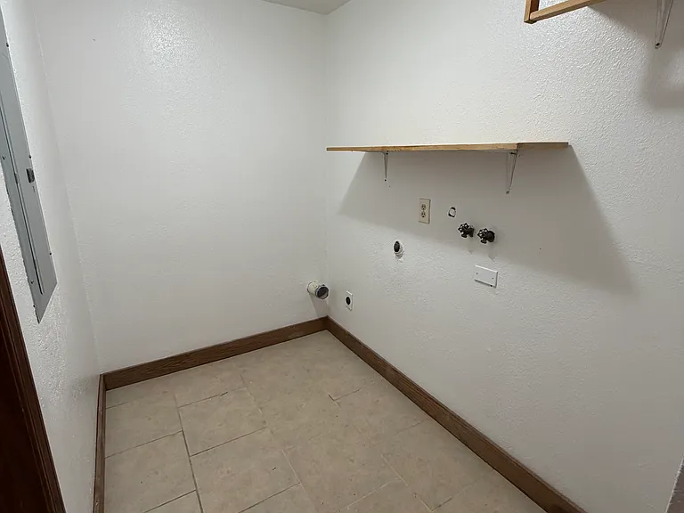 3rd floor washer and dryer hookup