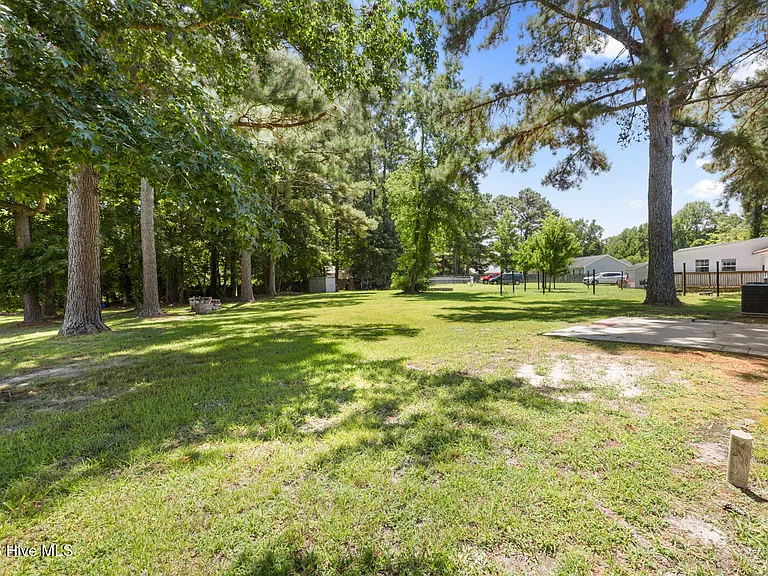 130 Sweetwater Dr — Photo 16