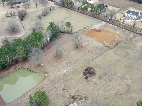 1 Wachula Private Dr, Athens, AL 35611