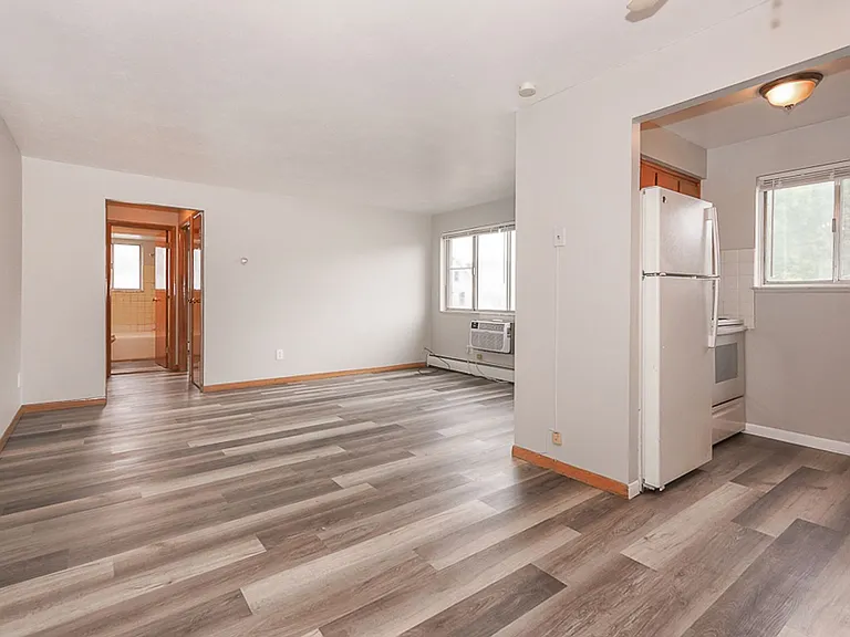 4224 W 20th St — Photo 11