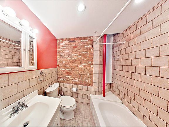4th image of 223 E 4th St APT 2