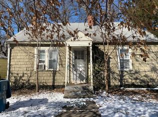 1012 E 4th St, Centralia, IL 62801