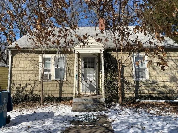 1012 E 4th St, Centralia, IL 62801