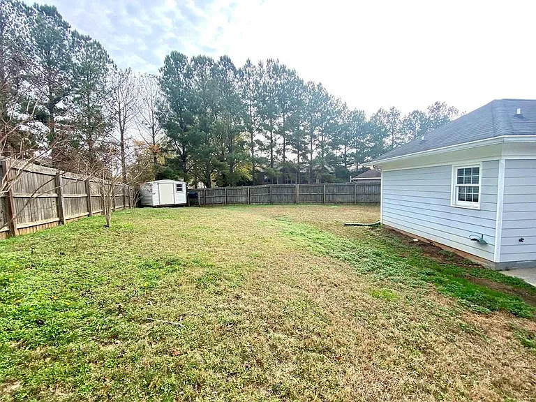1815 Saffron Ct — Photo 17