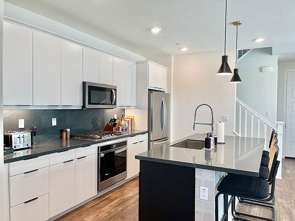 4th image of 27482 Boulderview Way