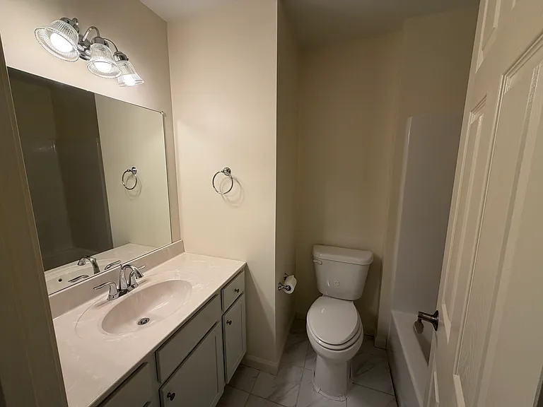 283 Lake St #B — Photo 19