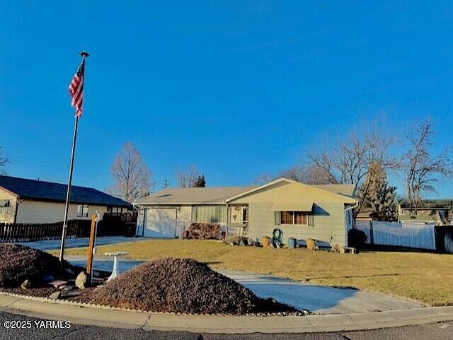 1st image of 2607 Loren Ct
