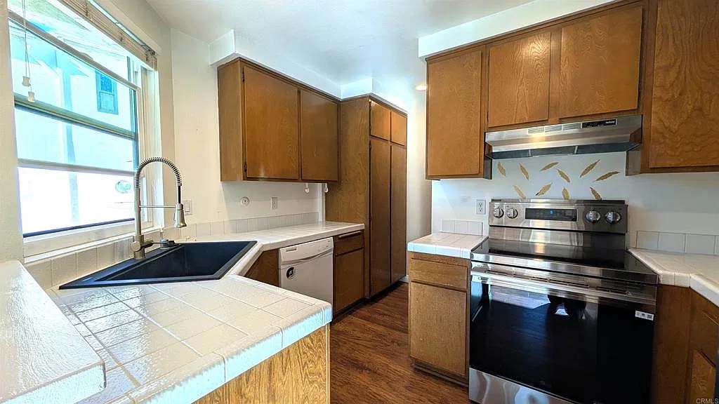 2 bed, 1.5 bath, 1016 sqft, $3,850 — Photo 4