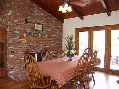 4th image of 4561 Hillview Dr