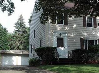 1427 Evanston Rd, Lyndhurst, OH 44124