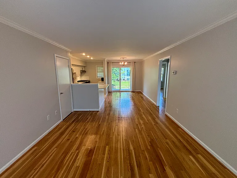 2422 Barracks Pl #3 — Photo 34