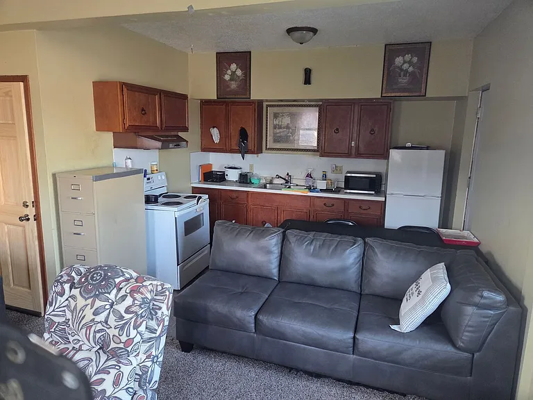 108 N Lucas Ave — Photo 8