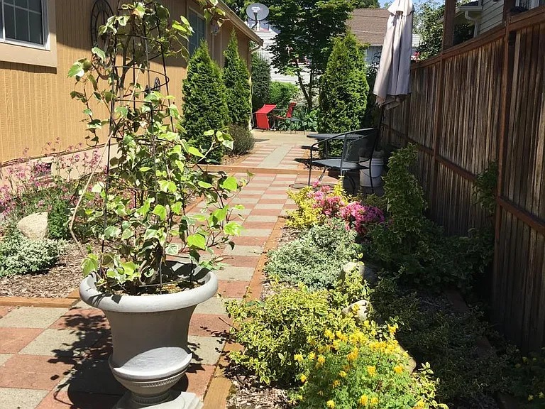 5112 Latona Ave NE — Photo 5