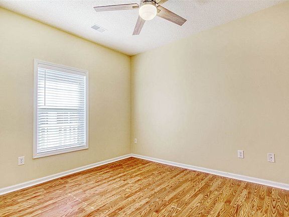 5th image of 5840 Longwood Dr Unit 203