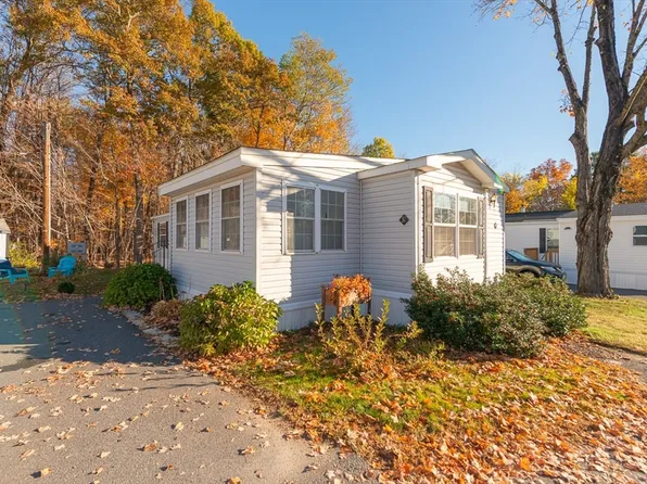6 Mason St #31, Pepperell, MA 01463
