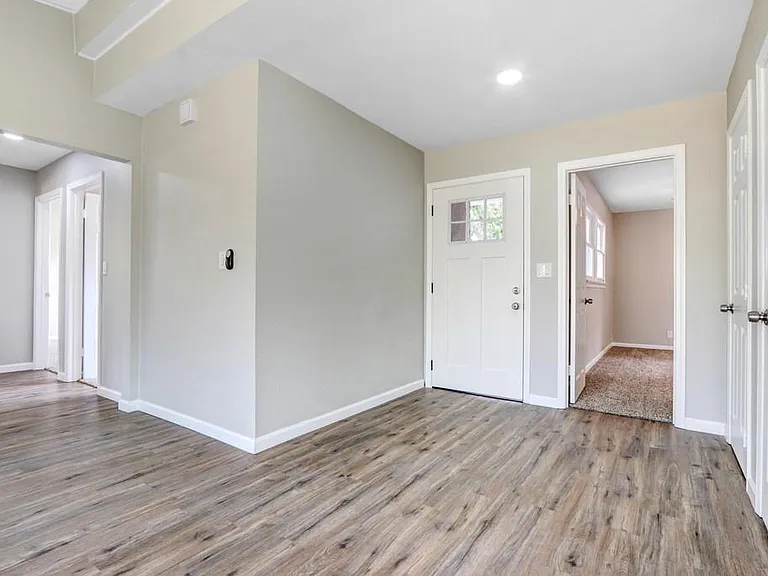 713 W Avenue H #10 — Photo 3