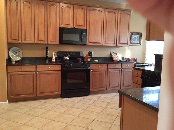 3rd image of 2411 Forest Oaks Dr