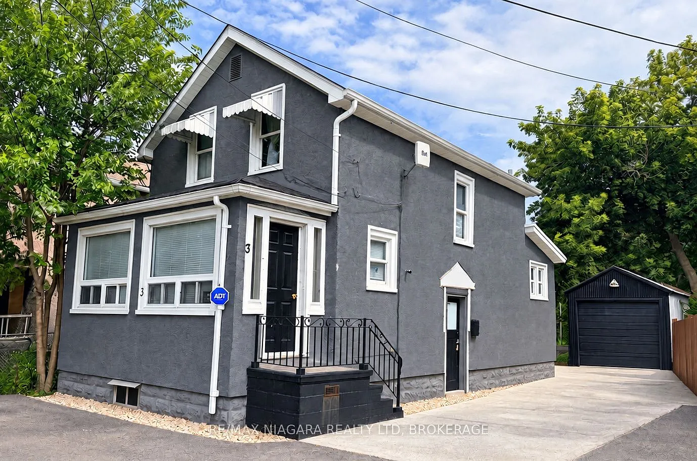 3 bed, $2,400 — Photo 1