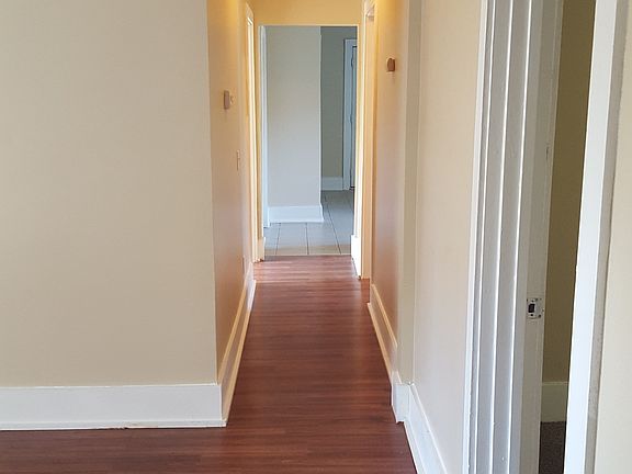 3rd image of 1611 Hillside Ave N #2